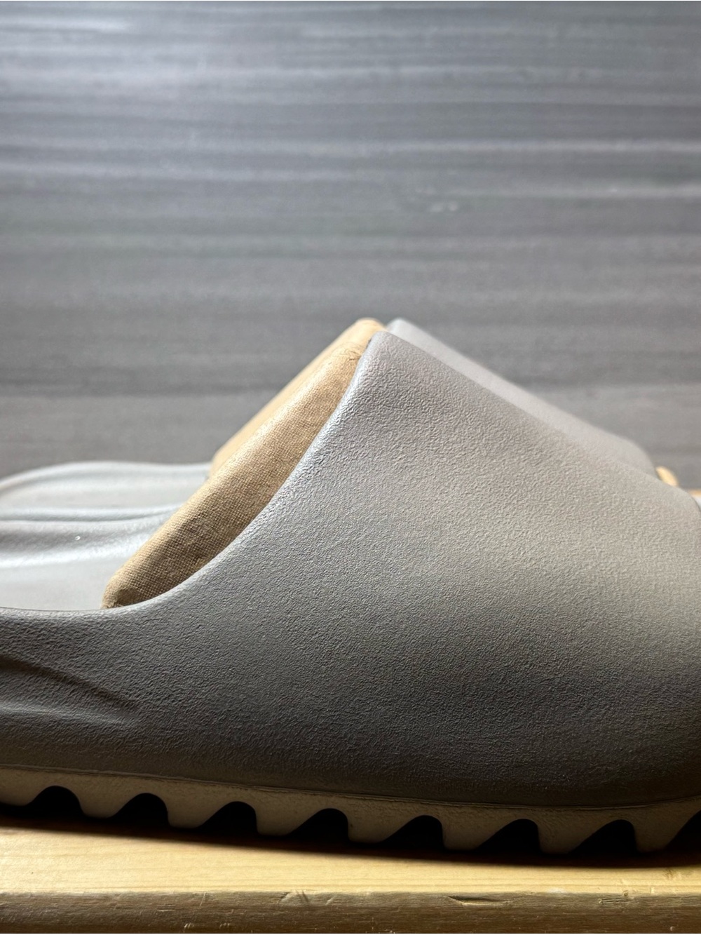 Yeezy YZY YS-01 Grey Slides Brand New Size 9